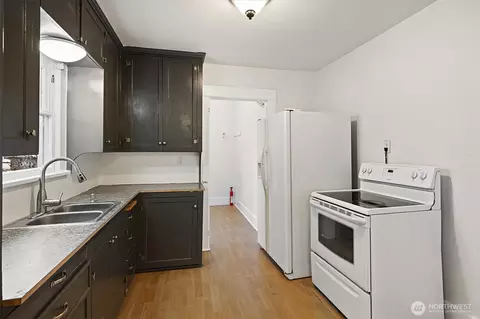 Kitchen - 121 Van Scoyoc Ave SW, Orting, WA 98360 photo 3 of 3