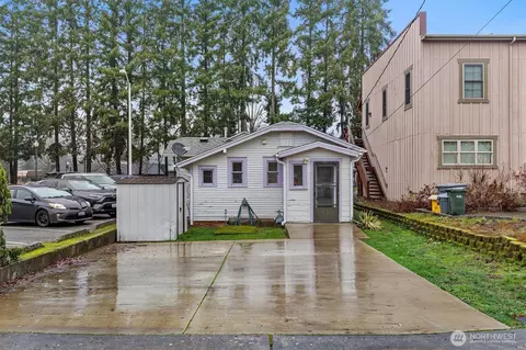 Exterior - 121 Van Scoyoc Ave SW, Orting, WA 98360 photo 5 of 11