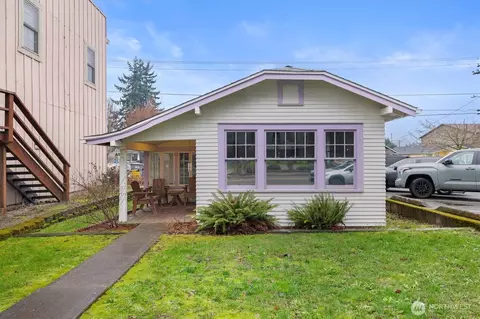 121 Van Scoyoc Ave SW, Orting, WA 98360