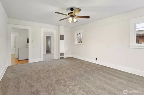 Living - 121 Van Scoyoc Ave SW, Orting, WA 98360 photo 2 of 4