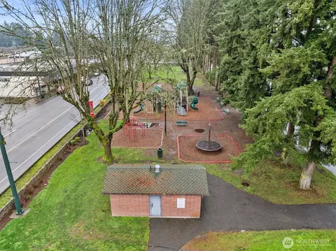 View/Area - 121 Van Scoyoc Ave SW, Orting, WA 98360 photo 6 of 9