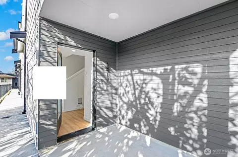 1417 SW 111th Ln, Seattle, WA 98146