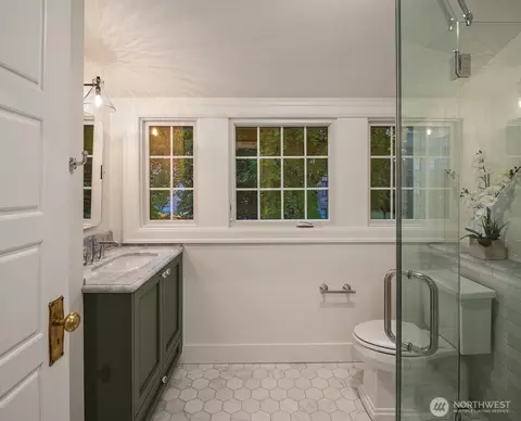 740 22nd Ave E, Seattle, WA 98112 photo 28