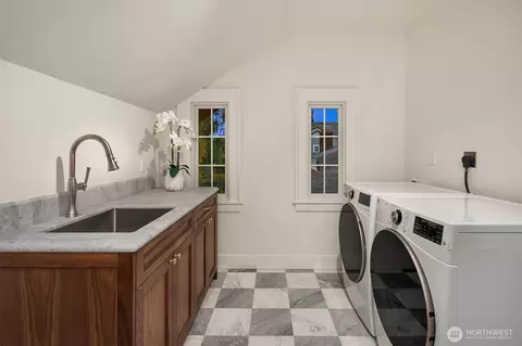 740 22nd Ave E, Seattle, WA 98112 photo 34