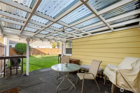 Exterior - 1107 Adele St, Sumner, WA 98390 photo 2 of 6