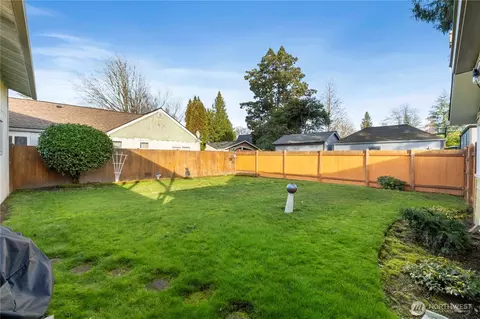 Exterior - 1107 Adele St, Sumner, WA 98390 photo 5 of 6