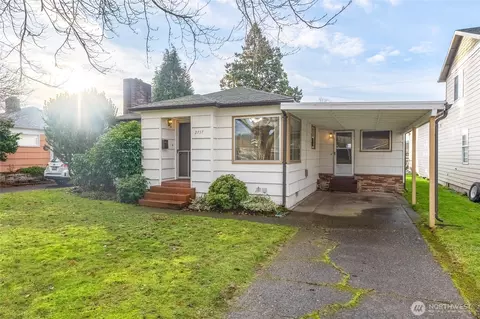 2737 Louisiana St, Longview, WA 98632