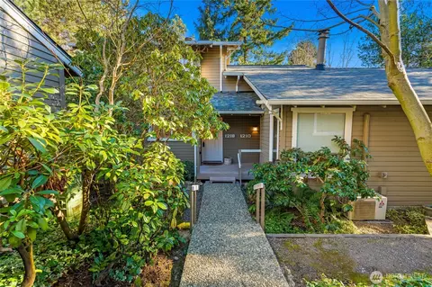 1218 101st Pl NE, Bellevue, WA 98004