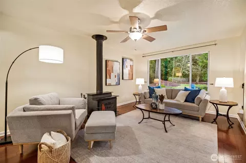 Living - 22629 57th Ave SE, Bothell, WA 98021 photo 3 of 7