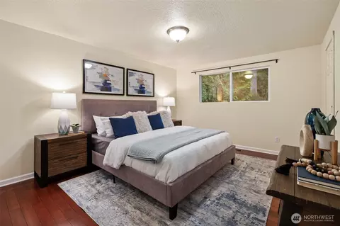 Bedroom - 22629 57th Ave SE, Bothell, WA 98021 photo 2 of 5
