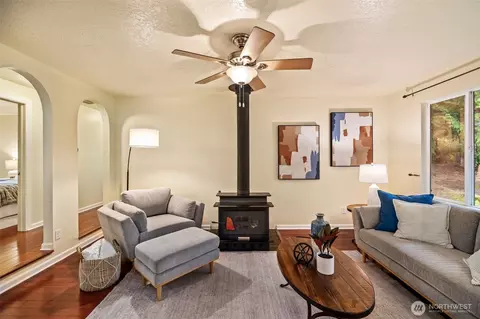 Living - 22629 57th Ave SE, Bothell, WA 98021 photo 2 of 7