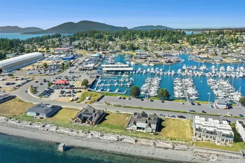 2215 Skyline Way, Anacortes, WA 98221