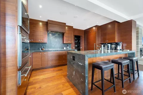 1300 University St #11A, Seattle, WA 98101