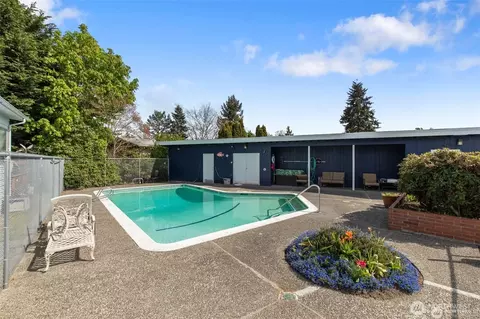 7031 NE 175th St #5, Kenmore, WA 98028