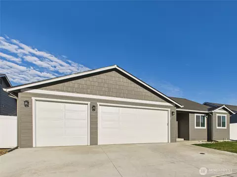 2417 3rd St SE, East Wenatchee, WA 98802