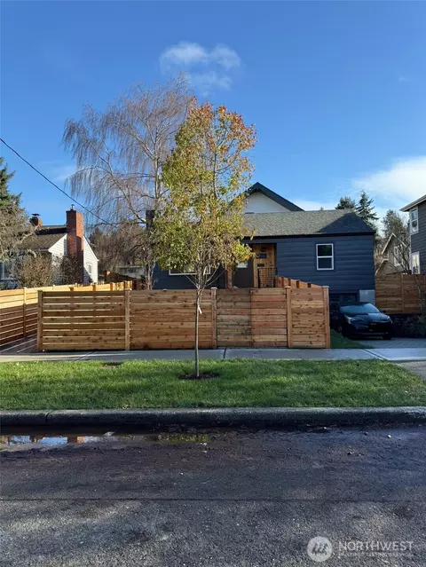 3434 33rd Ave W, Seattle, WA 98199