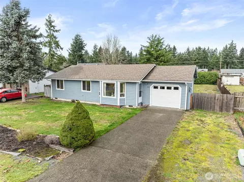 304 Olympia St E, Rainier, WA 98576