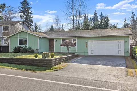 4218 152nd St SW, Lynnwood, WA 98087