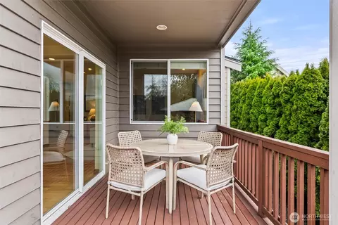 Exterior - 18722 3rd Ave W, Bothell, WA 98012 photo 3 of 5