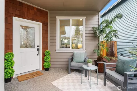 Exterior - 18722 3rd Ave W, Bothell, WA 98012 photo 2 of 5