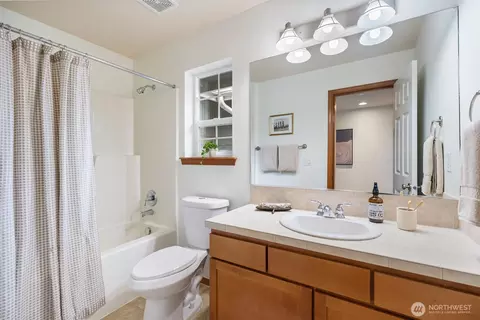 Bath - 18722 3rd Ave W, Bothell, WA 98012 photo 3 of 3