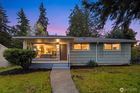 3217 NE 120th St, Seattle, WA 98125
