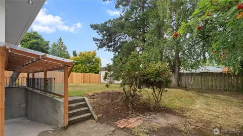 Exterior - 16624 3rd Ave S, Burien, WA 98148 photo 4 of 5