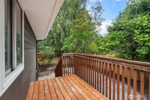 Exterior - 16624 3rd Ave S, Burien, WA 98148 photo 3 of 5