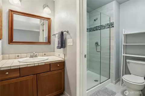 Bath - 2611 178th St SE, Bothell, WA 98012 photo 1 of 2