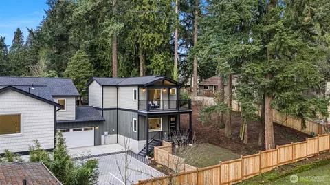 11220 115th Pl NE, Kirkland, WA 98033
