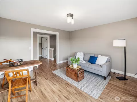 Living - 3384 Larsen Ave, Enumclaw, WA 98022 photo 7 of 7