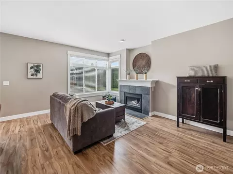 Living - 3384 Larsen Ave, Enumclaw, WA 98022 photo 4 of 7