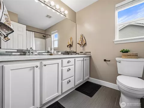 Bath - 3384 Larsen Ave, Enumclaw, WA 98022 photo 4 of 4