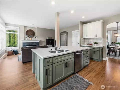 Kitchen - 3384 Larsen Ave, Enumclaw, WA 98022 photo 4 of 6