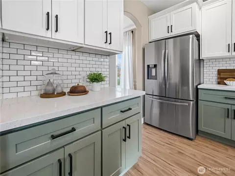 Kitchen - 3384 Larsen Ave, Enumclaw, WA 98022 photo 6 of 6