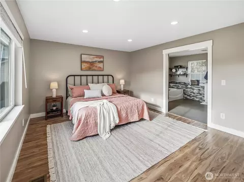 Bedroom - 3384 Larsen Ave, Enumclaw, WA 98022 photo 1 of 4