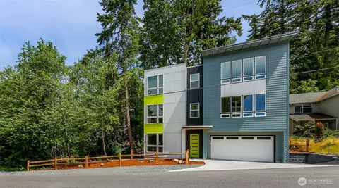 119 Ashley Ave, Bellingham, WA 98229
