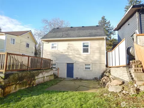 Exterior - 7515 Cascade Dr, Everett, WA 98203 photo 8 of 9