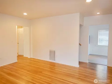 Living - 7515 Cascade Dr, Everett, WA 98203 photo 3 of 4
