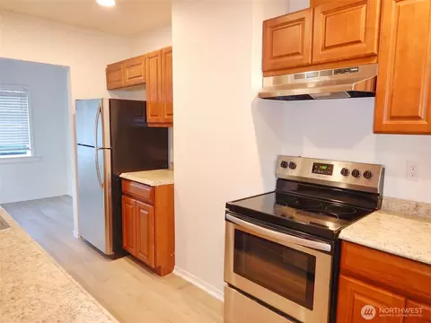 Kitchen - 7515 Cascade Dr, Everett, WA 98203 photo 2 of 3