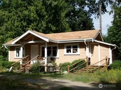 801 Cottonwood Ln, Port Angeles, WA 98362