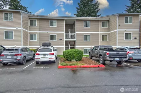 12415 NE 130th Ct #H104, Kirkland, WA 98034