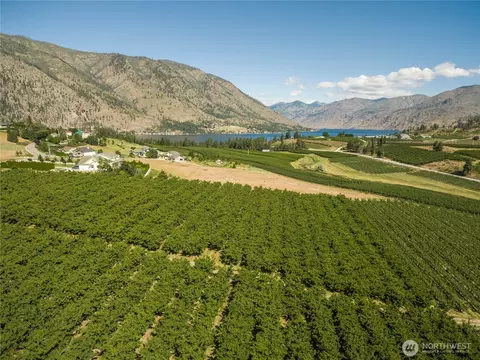 950 Loop Ave, Manson, WA 98831