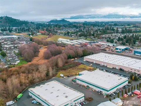 1371 Pacific Dr, Burlington, WA 98233