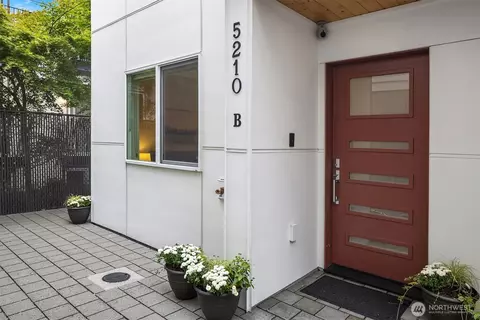 5210 B Brooklyn Ave NE, Seattle, WA 98105