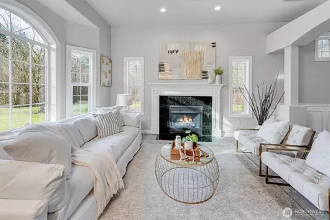 Living - 5305 W Interurban Blvd, Bothell, WA 98012 photo 1 of 4