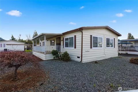 1170 Cedar Dr, Enumclaw, WA 98022