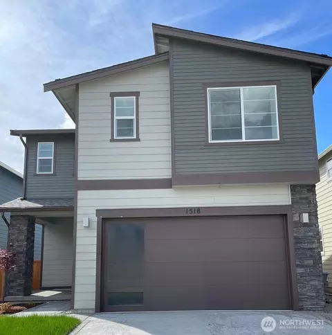 1518 27th St NW #30, Puyallup, WA 98371