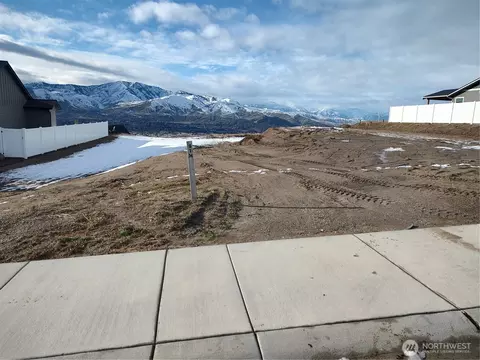 710 NE Tyler Pl, East Wenatchee, WA 98802
