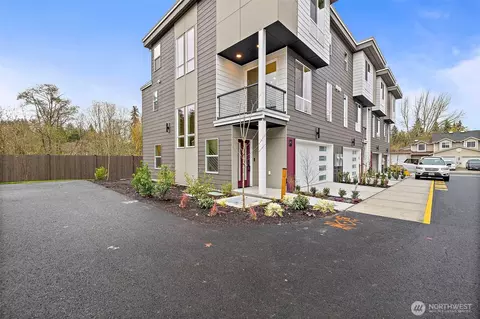 5015 144th St SW #B2, Edmonds, WA 98026